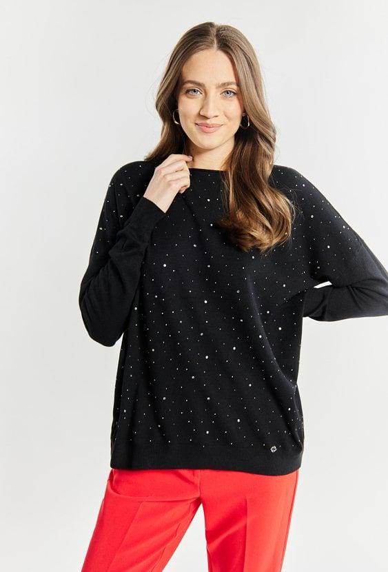 Sweter damski z ozdobną aplikacją