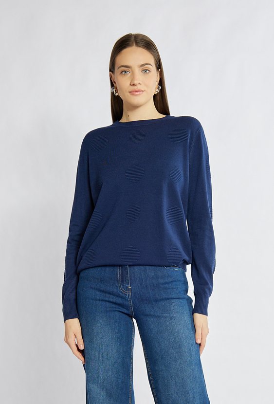 Sweter damski z delikatnym wzorem