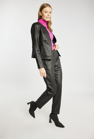 Spodnie z subtelnym wzorem