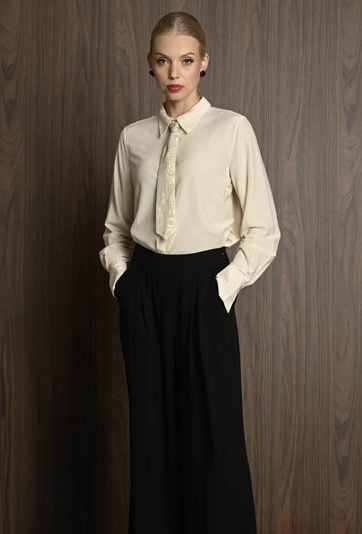 Koszula z ozdobnym krawatem