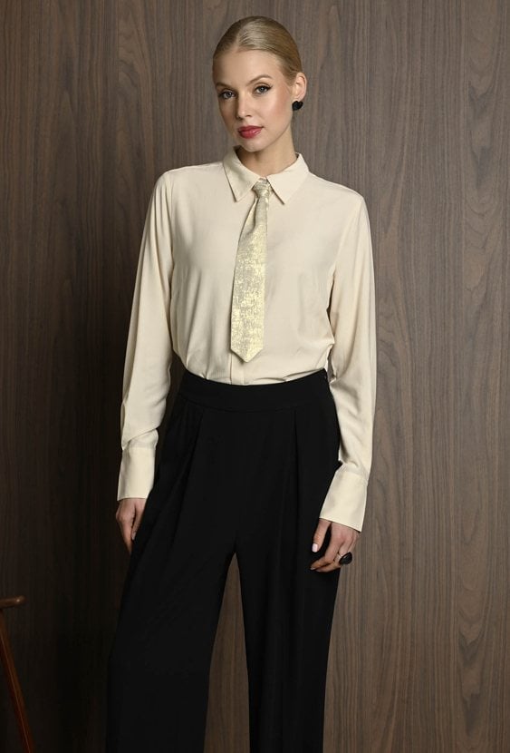 Koszula z ozdobnym krawatem