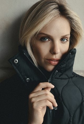 Pikowana kurtka ze stójką