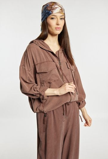 Lekka kurtka z kapturem