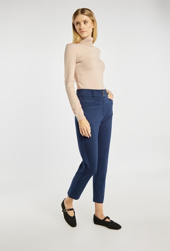 Spodnie o klasycznym kroju