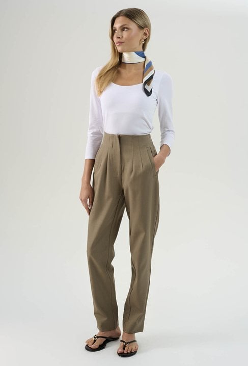 Beżowe eleganckie spodnie