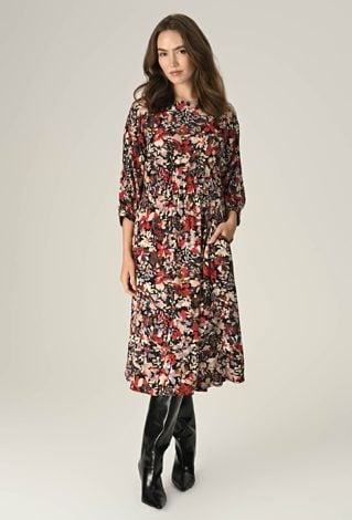 Lekka i kobieca sukienka z przyjemnej wiskozy