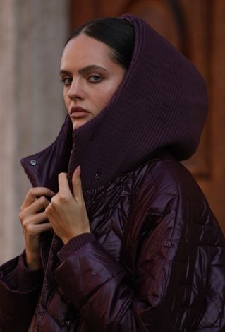 Pikowana kurtka z kapturem