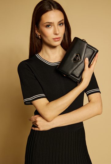 Mała torebka z klapą