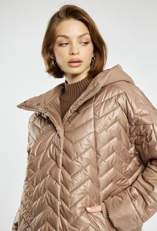 Pikowana kurtka z kapturem