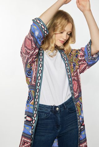 Wzorzysta narzutka w stylu boho