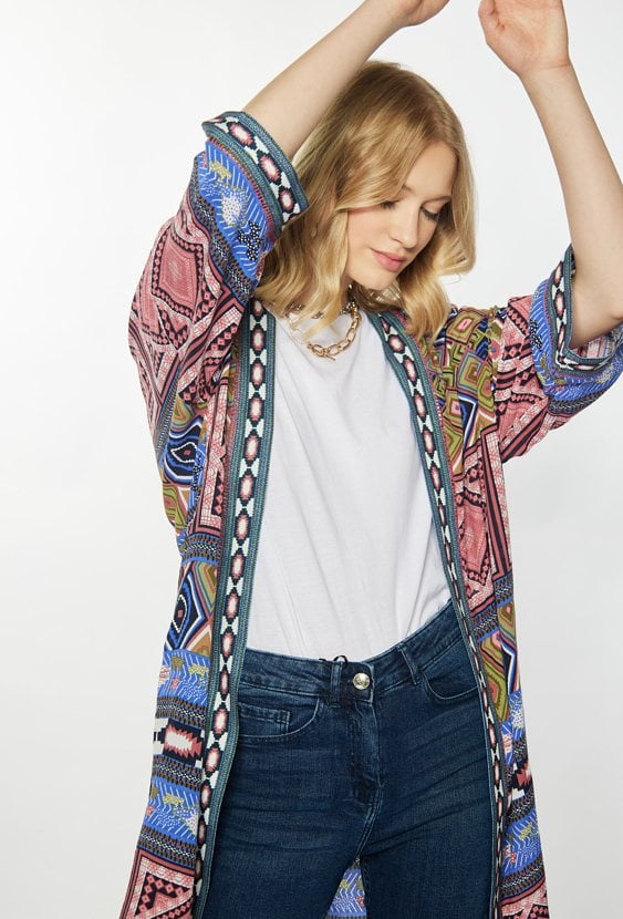 Wzorzysta narzutka w stylu boho