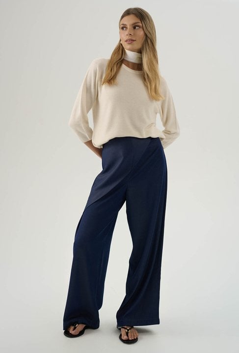 Szerokie długie spodnie z modnym detalem