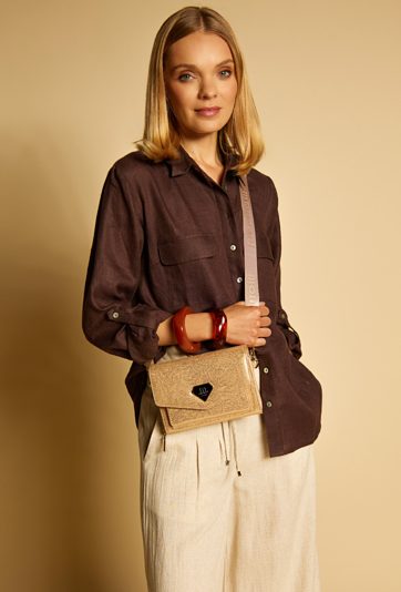 Mała torebka z klapą