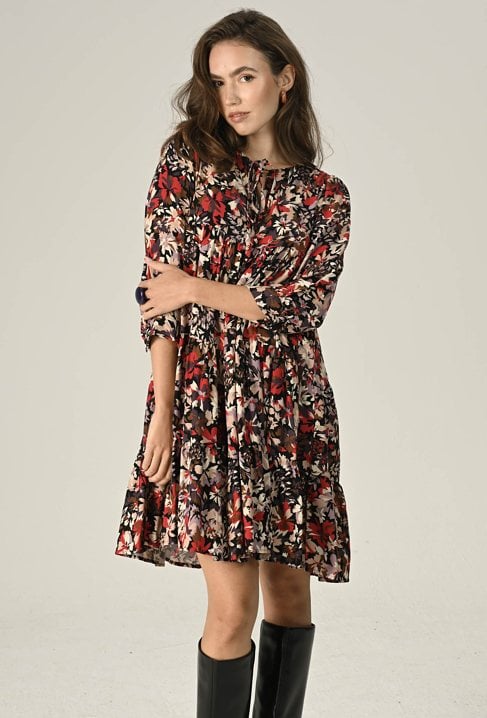 Kwiatowa sukienka z wiskozy