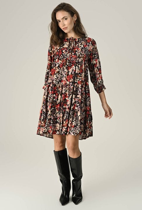 Kwiatowa sukienka z wiskozy