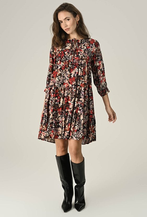 Kwiatowa sukienka z wiskozy