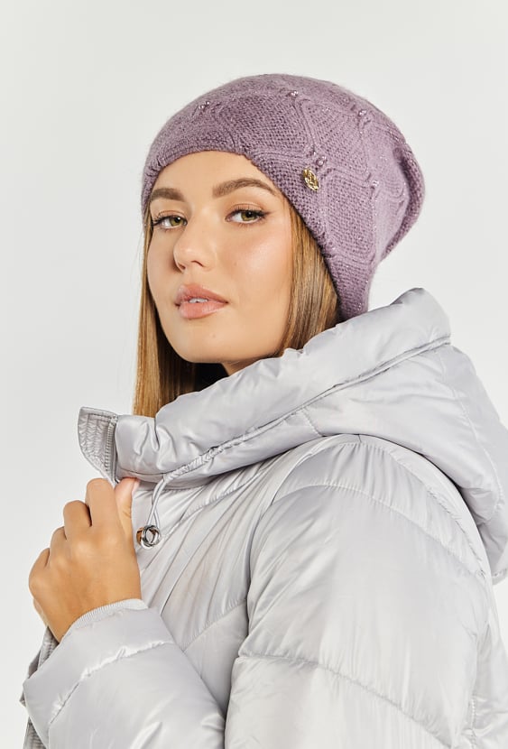 Czapka damska z koralikami