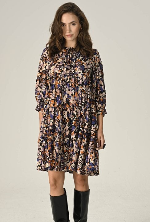 Kwiatowa sukienka z wiskozy