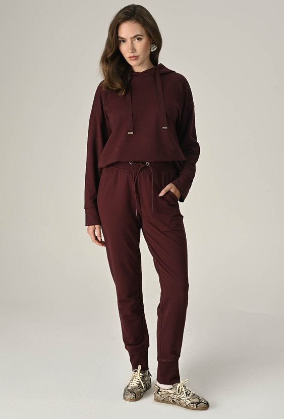 Bordowe spodnie dresowe
