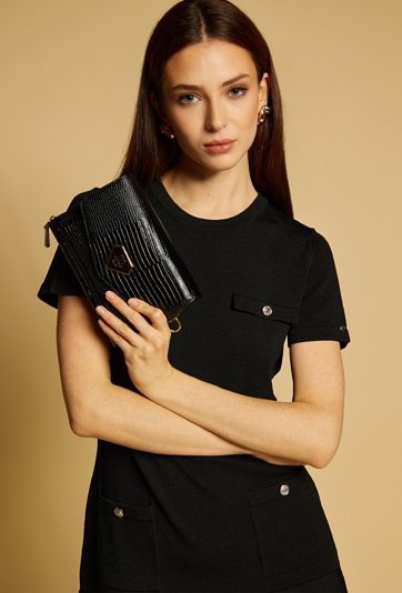 Mała torebka z klapą