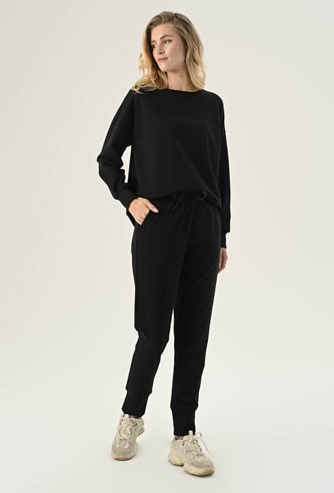 Czarne spodnie dresowe