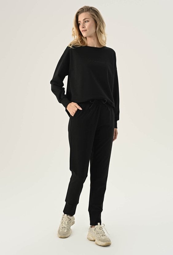 Czarne spodnie dresowe