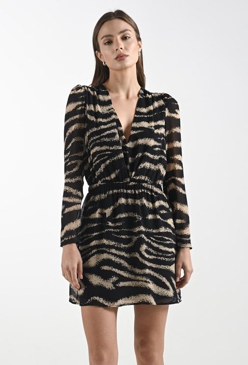 Krótka sukienka w ciekawy print