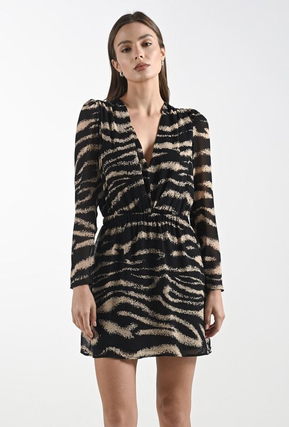 Krótka sukienka w ciekawy print