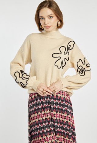Sweter z graficznym haftem