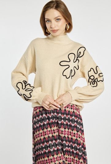 Sweter z graficznym haftem