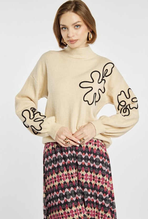 Sweter z graficznym haftem