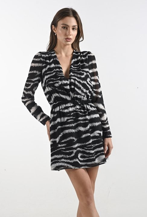 Krótka sukienka w ciekawy print