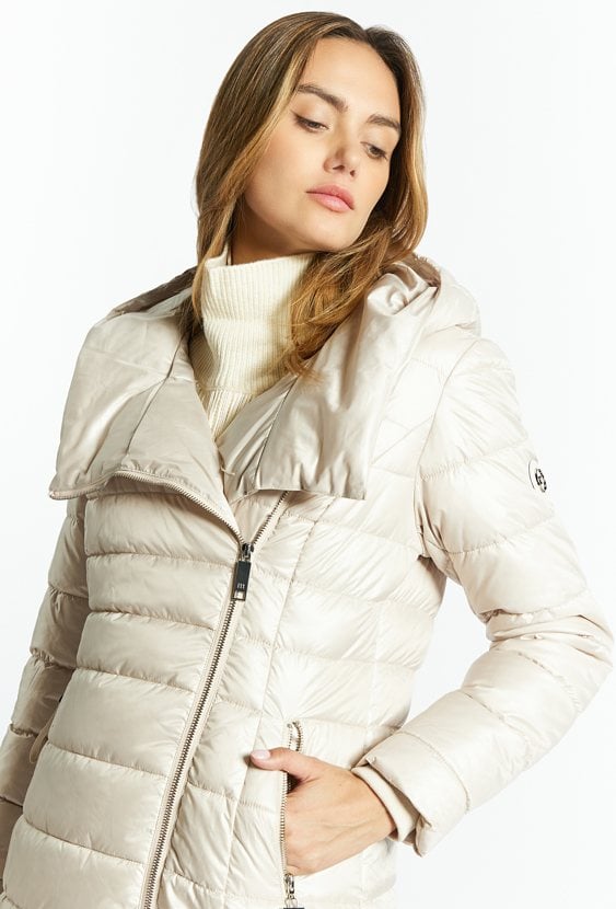 Pikowany płaszcz damski