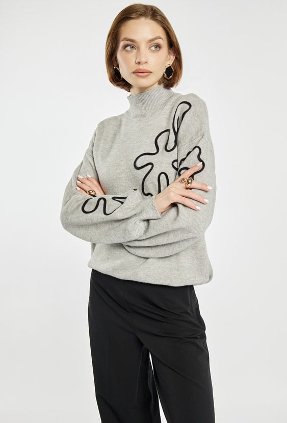 Sweter z graficznym haftem