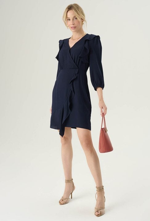 Sukienka z ozdobną falbaną