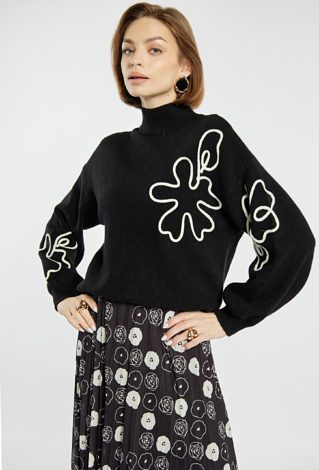 Sweter z graficznym haftem