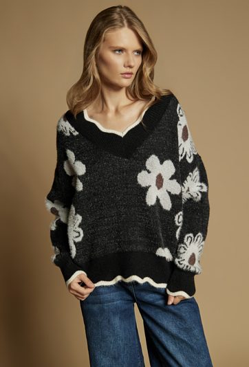 Sweter ze wzorem w duże, kontrastowe kwiaty