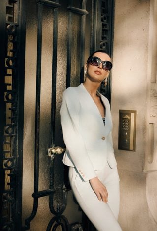 Błękitna marynarka damska