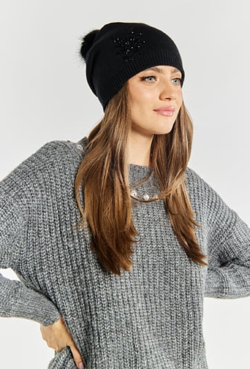 Klasyczna czapka z aplikacjami