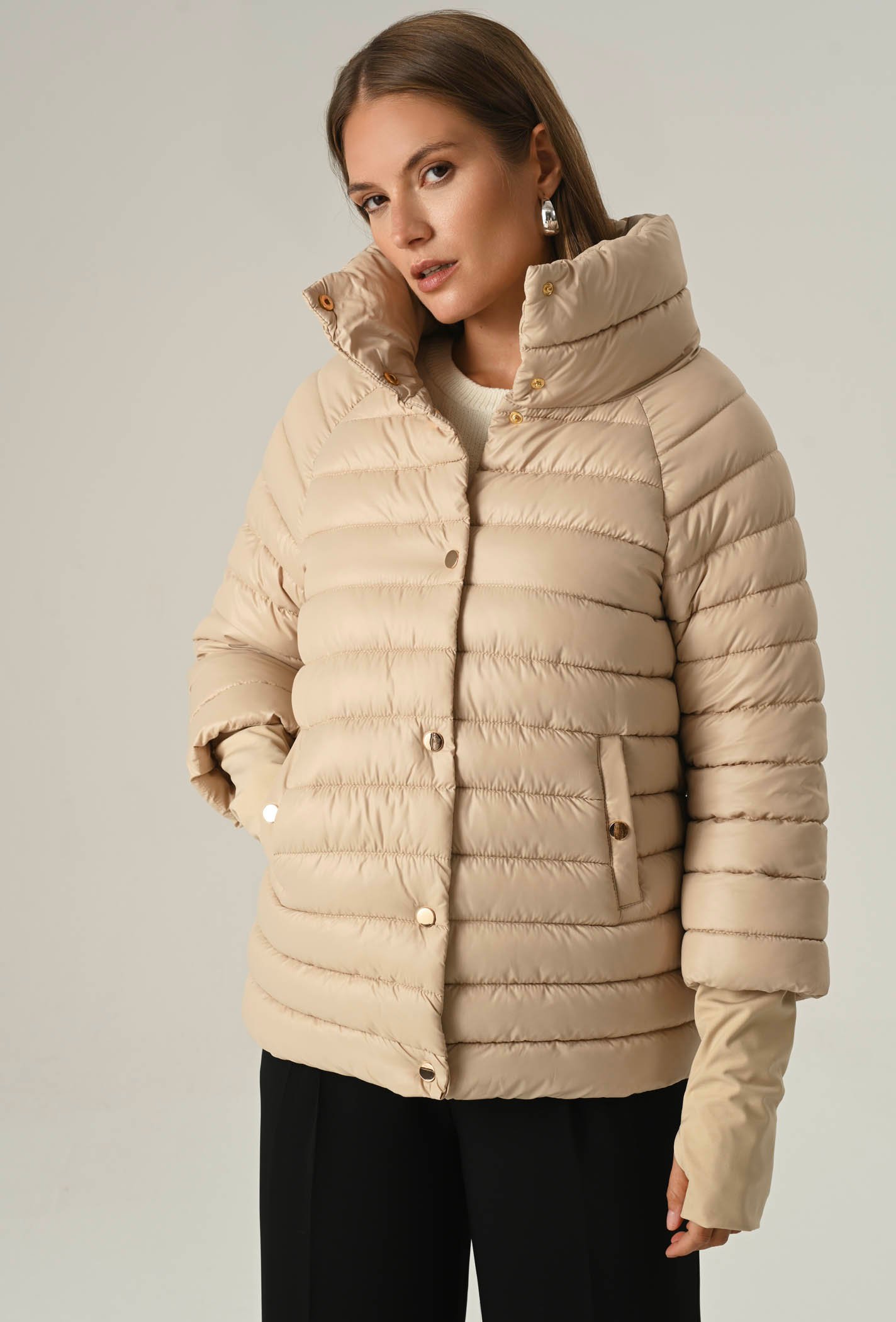 hana Kurteczka Hana 3 FOR U - Szykowna Bomberka Dresowa z Gumowym