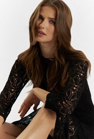 Ażurowa sukienka midi