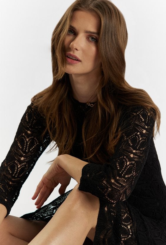 Ażurowa sukienka midi