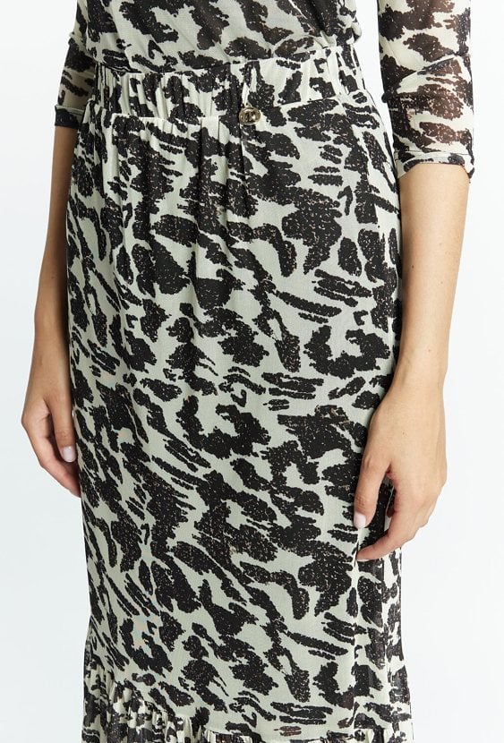 Wzorzysta spódnica midi