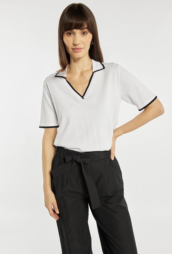 Sweter z kołnierzem