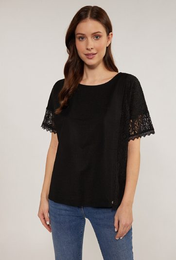 Bluzka z koronkowymi wstawkami