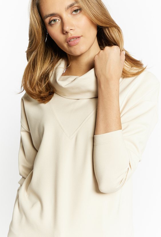 Bluza damska z szerokim golfem