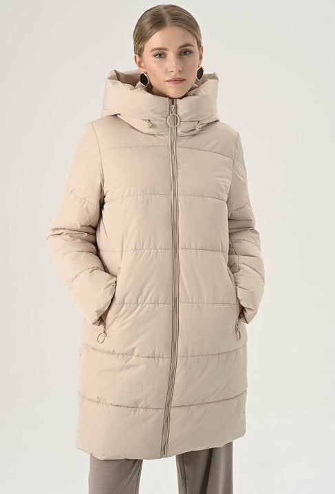 Beżowa pikowana kurtka