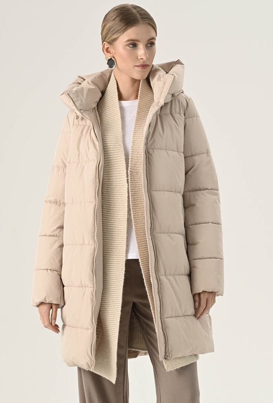 Beżowa pikowana kurtka