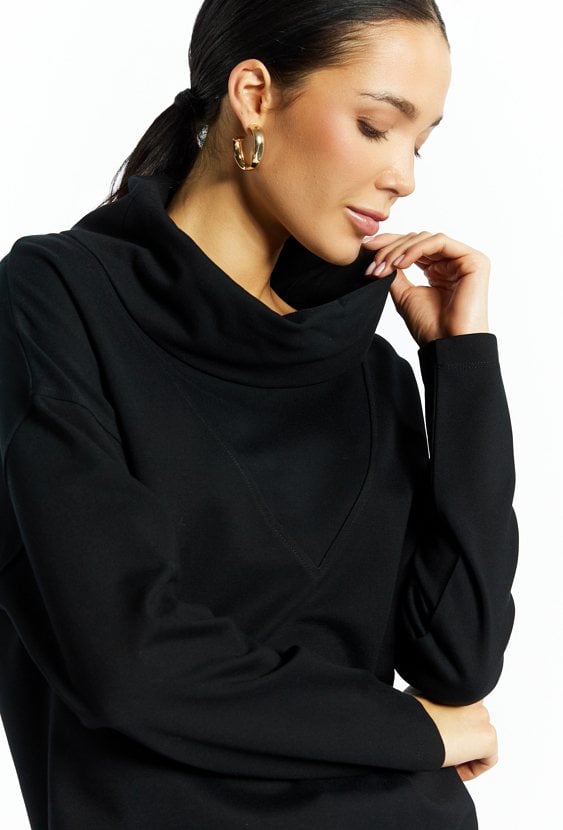 Bluza damska z szerokim golfem