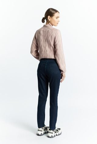 Jeansy damskie z kieszeniami